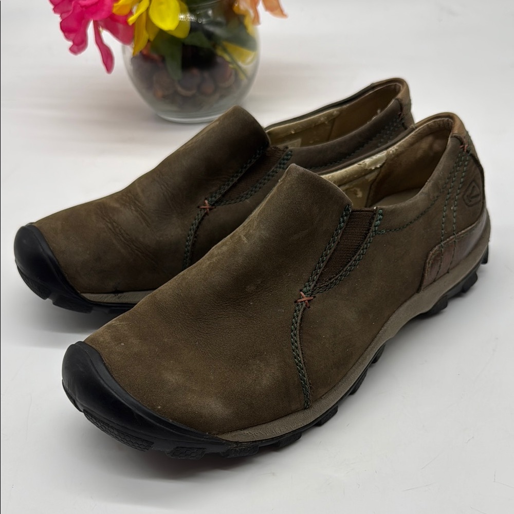 Keen Brown Suede Slip-On Loafers with Elastic Panels Size 9 KET8027C